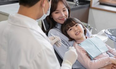 아이 앞니를 다쳤을 때, 첫 30분 응급 대처법 | 장유 소아치과 박세희 원장 썸네일 이미지